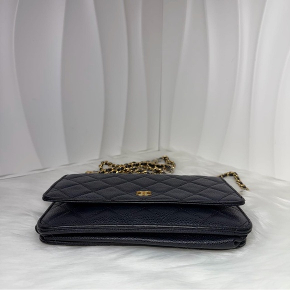 CHANEL Classic Wallet On Chain (WOC) Black Caviar Leather with Gold Hardware - Picture 5 of 10